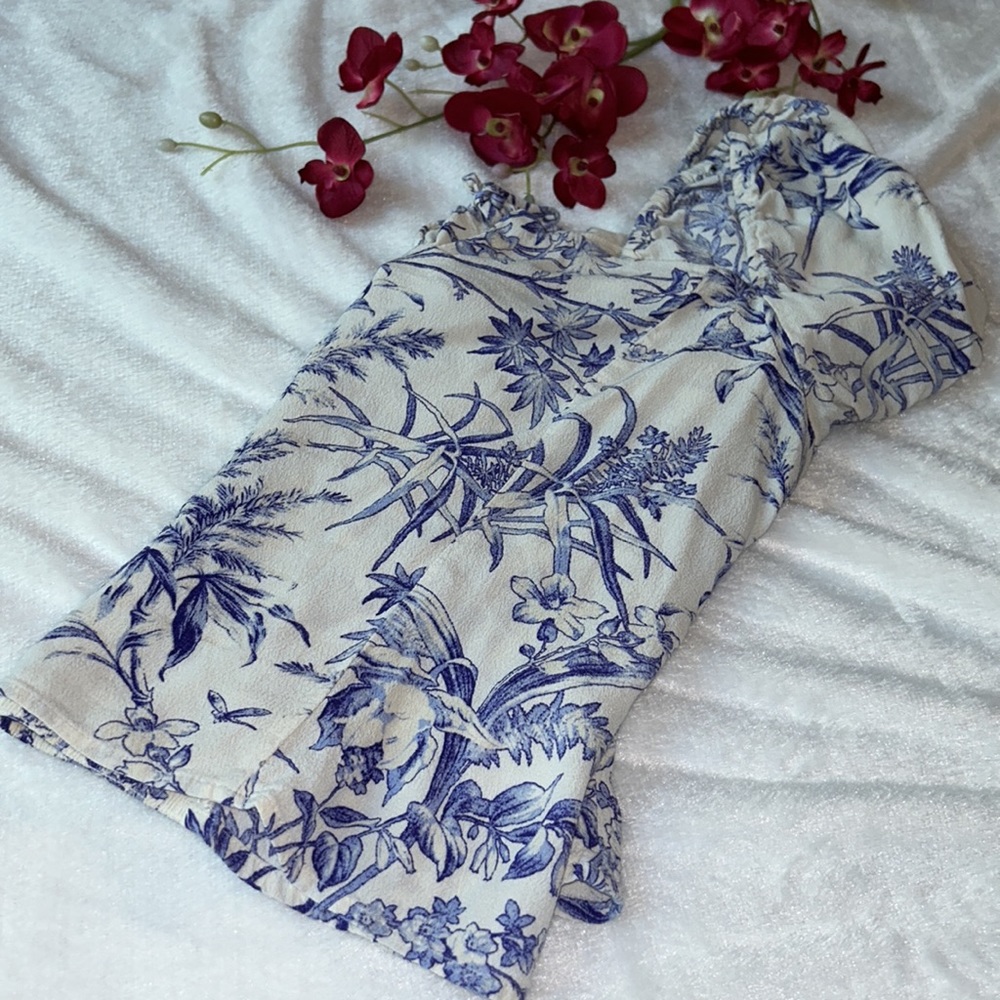 Beautiful blouse - Picture 3 of 3